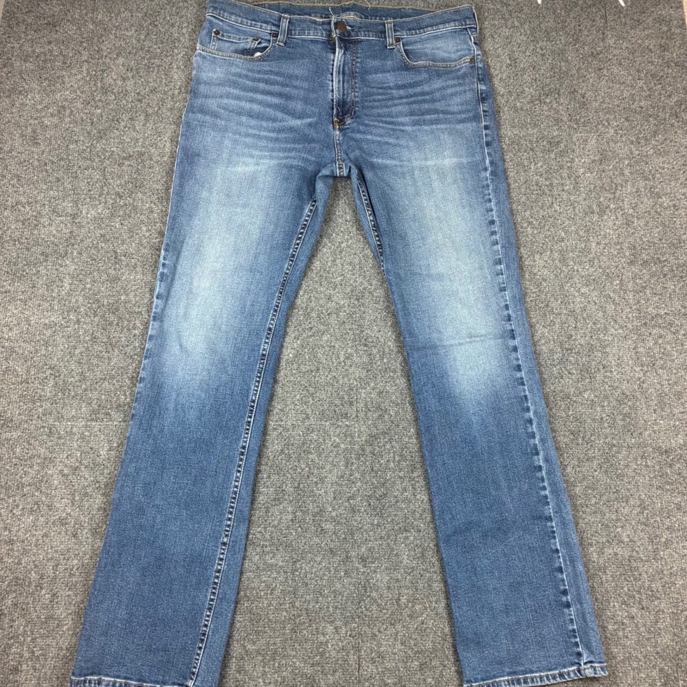 Hollister California Mens Straight Leg Medium Wash Denim Jeans Size 36x34 Blue